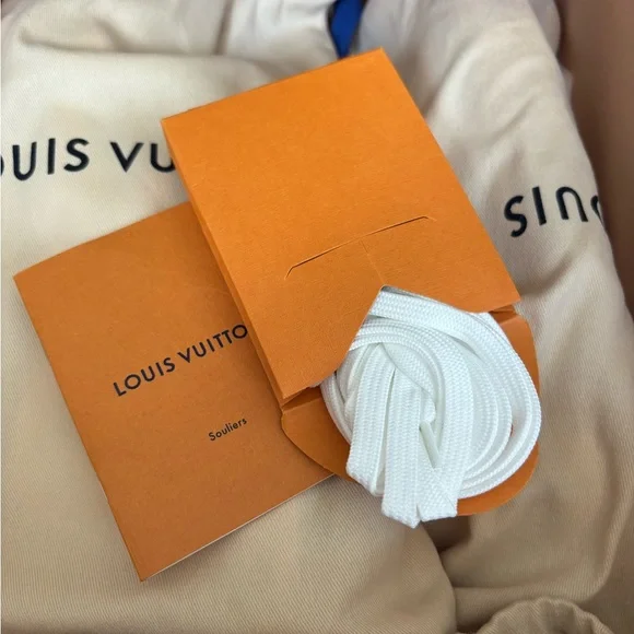 Louis Vuitton Monogram White & Green High-Top Sneakers - Picture 13 of 13